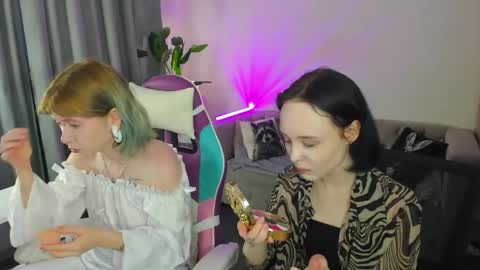 Lili online show from 06-07-26, 02:59