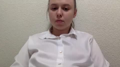 Lily online show from 10-18-25, 02:18