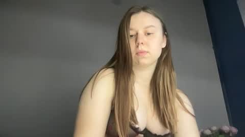 Lily online show from 10-19-25, 04:51