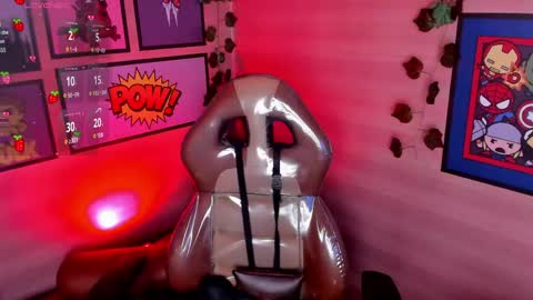Snapshot of lilameow222 chatting on 04-27-26, 02:04 Lila online show from 04-27-26, 02:04