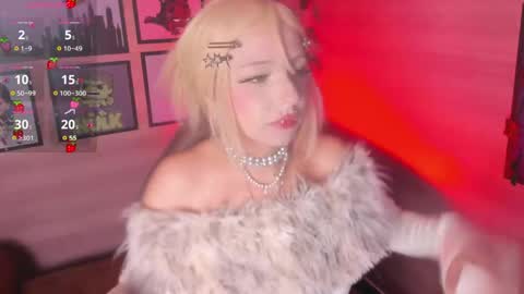 Snapshot of lilameow222 chatting on 05-20-26, 01:17 Lila online show from 05-20-26, 01:17