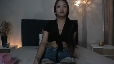 Snapshot of lilarosss chatting on 05-15-26, 11:50 Lila Ross online show from 05-15-26, 11:50