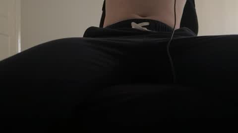 Snapshot of lilbenny05 chatting on 01-04-25, 02:03 lilbenny05 online show from 01-04-25, 02:03