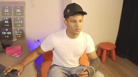 Snapshot of lildantear chatting on 07-12-26, 04:25 Dante online show from 07-12-26, 04:25