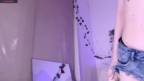Snapshot of lilgangsta2002 chatting on 01-13-25, 07:31 lil gansta online show from 01-13-25, 07:31