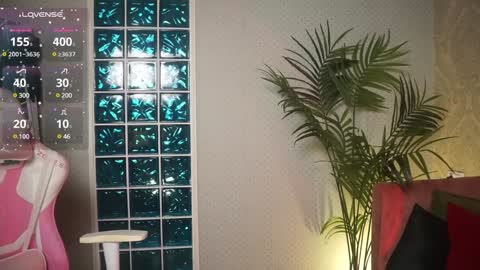 Lili online show from 12-25-24, 10:28