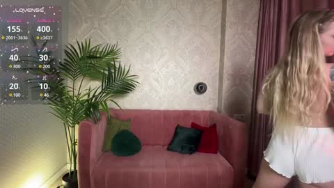 Lili online show from 12-26-24, 08:39