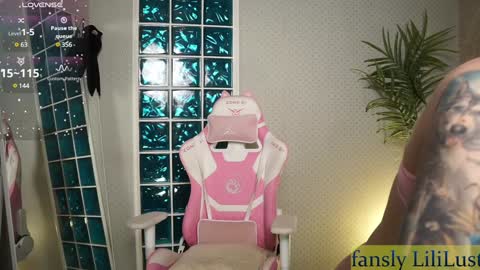 Lili online show from 01-28-25, 11:17