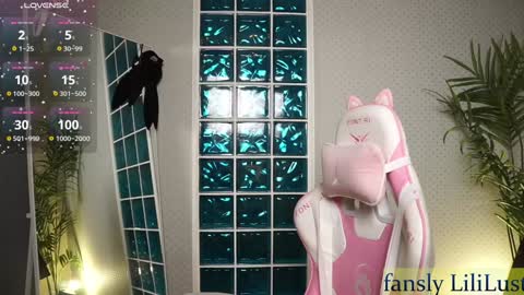 Lili online show from 02-01-25, 12:26