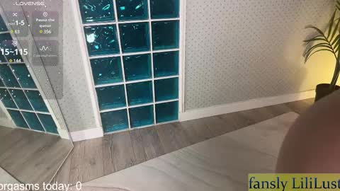 Lili online show from 02-09-25, 01:46