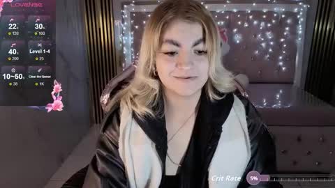 Lili online show from 11-21-25, 03:16