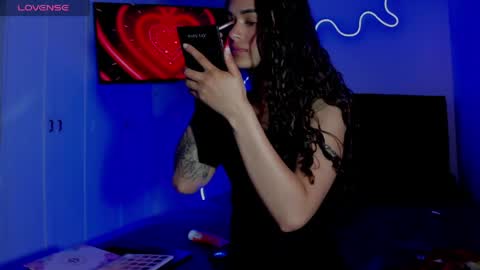 lili_evanss online show from 04-24-26, 02:08