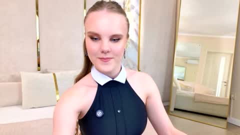 Snapshot of lili_lohan chatting on 05-05-26, 10:01 lili_lohan online show from 05-05-26, 10:01