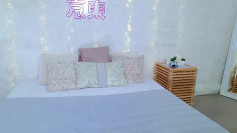 Snapshot of lili_lohan chatting on 05-15-26, 05:36 lili_lohan online show from 05-15-26, 05:36
