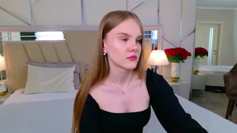 Snapshot of lili_lohan chatting on 06-20-26, 05:10 lili_lohan online show from 06-20-26, 05:10
