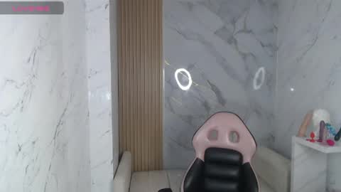 lili_mint_tf online show from 04-19-26, 08:46