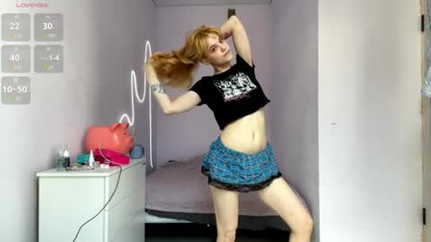 Lili online show from 07-17-26, 09:27