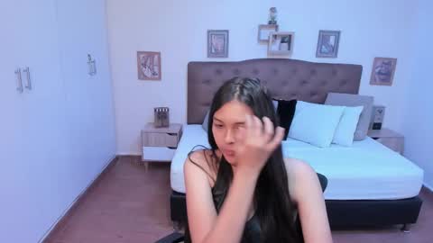 Lili online show from 11-28-25, 08:22