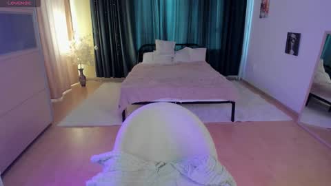 Lilia online show from 02-23-26, 08:55