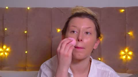 Mia online show from 01-14-25, 06:24