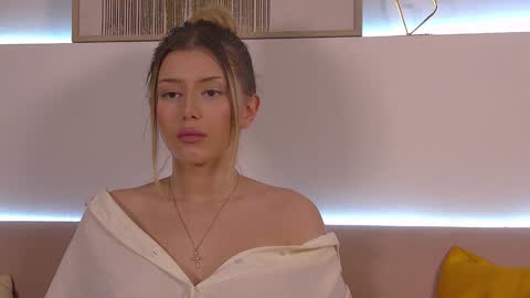 Mia online show from 01-27-25, 12:37