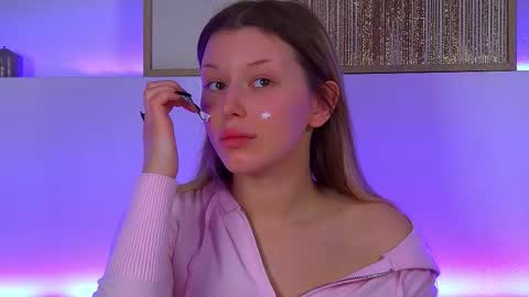 Mia online show from 02-20-25, 06:50