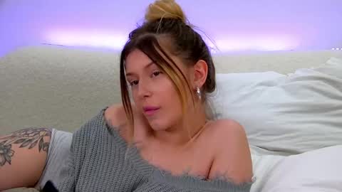 Mia online show from 03-03-25, 04:14