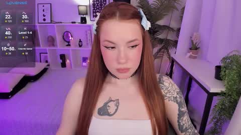 Lily online show from 12-23-25, 01:58