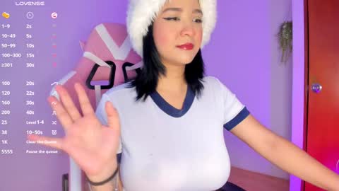 holis soy lily chang no olvides el pulgar arriba es muy importante para mi 3 independent model online show from 12-27-24, 09:54