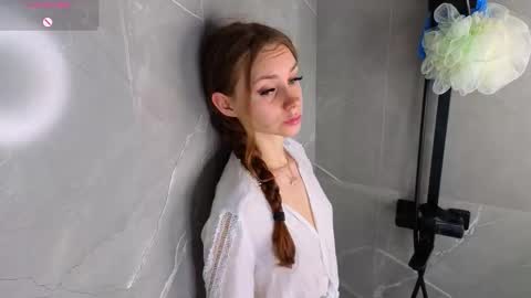 Hi I am Luna online show from 02-06-26, 03:15