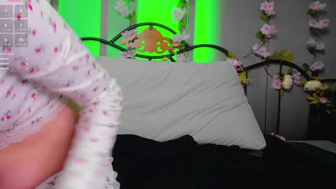 hi guys Im new here Im 18 years oldIve never had sex online show from 01-26-25, 01:58