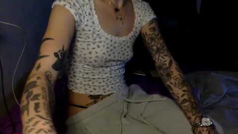 Snapshot of lilie303 chatting on 02-13-26, 05:14 Millie online show from 02-13-26, 05:14