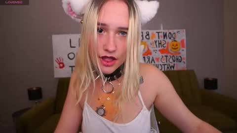 lilielfie online show from 10-31-25, 11:28