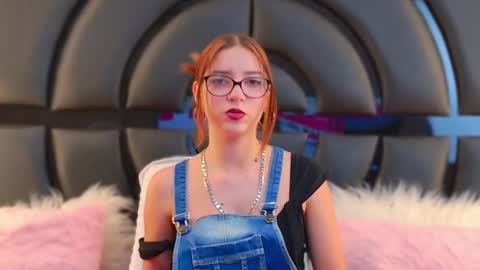 Lili online show from 03-05-25, 07:38