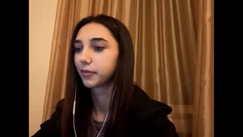 Snapshot of lilihalvorsen chatting on 09-21-25, 11:06 Lina online show from 09-21-25, 11:06