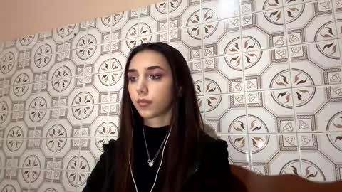 Snapshot of lilihalvorsen chatting on 11-05-25, 10:10 Lina online show from 11-05-25, 10:10