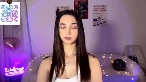 Snapshot of lilihalvorsen chatting on 06-18-26, 10:58 Lina online show from 06-18-26, 10:58