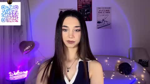Snapshot of lilihalvorsen chatting on 06-20-26, 10:12 Lina online show from 06-20-26, 10:12