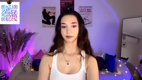 Snapshot of lilihalvorsen chatting on 06-30-26, 10:11 Lina online show from 06-30-26, 10:11