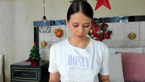 LilyJensen online show from 12-21-25, 09:11