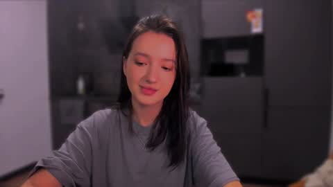 Snapshot of lililaluna chatting on 12-12-24, 01:28             ...  online show from 12-12-24, 01:28