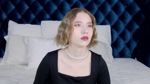 LiliLinn online show from 01-31-25, 04:47