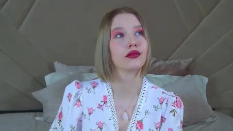 LiliLinn online show from 02-17-25, 05:58