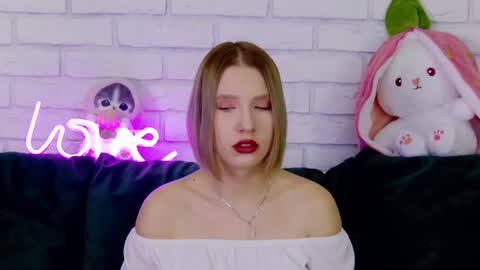 LiliLinn online show from 03-04-25, 05:11