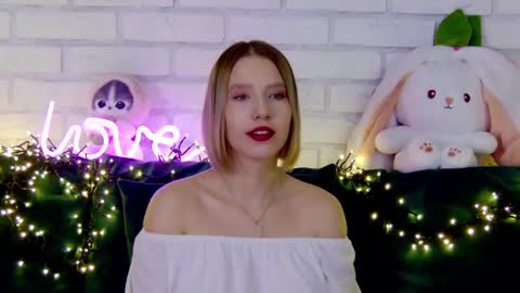 LiliLinn online show from 03-04-25, 08:13