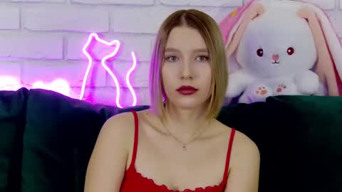 LiliLinn online show from 03-10-25, 06:27