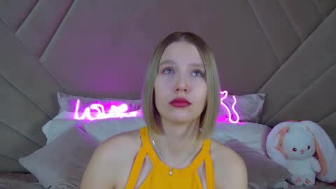 LiliLinn online show from 03-11-25, 04:54