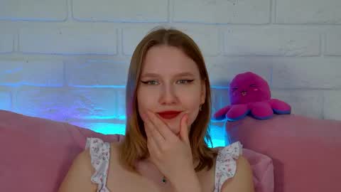 Snapshot of lililinn chatting on 04-25-26, 01:41 LiliLinn online show from 04-25-26, 01:41