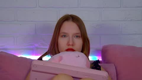 Snapshot of lililinn chatting on 04-28-26, 05:45 LiliLinn online show from 04-28-26, 05:45