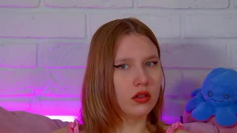 Snapshot of lililinn chatting on 05-16-26, 04:42 LiliLinn online show from 05-16-26, 04:42